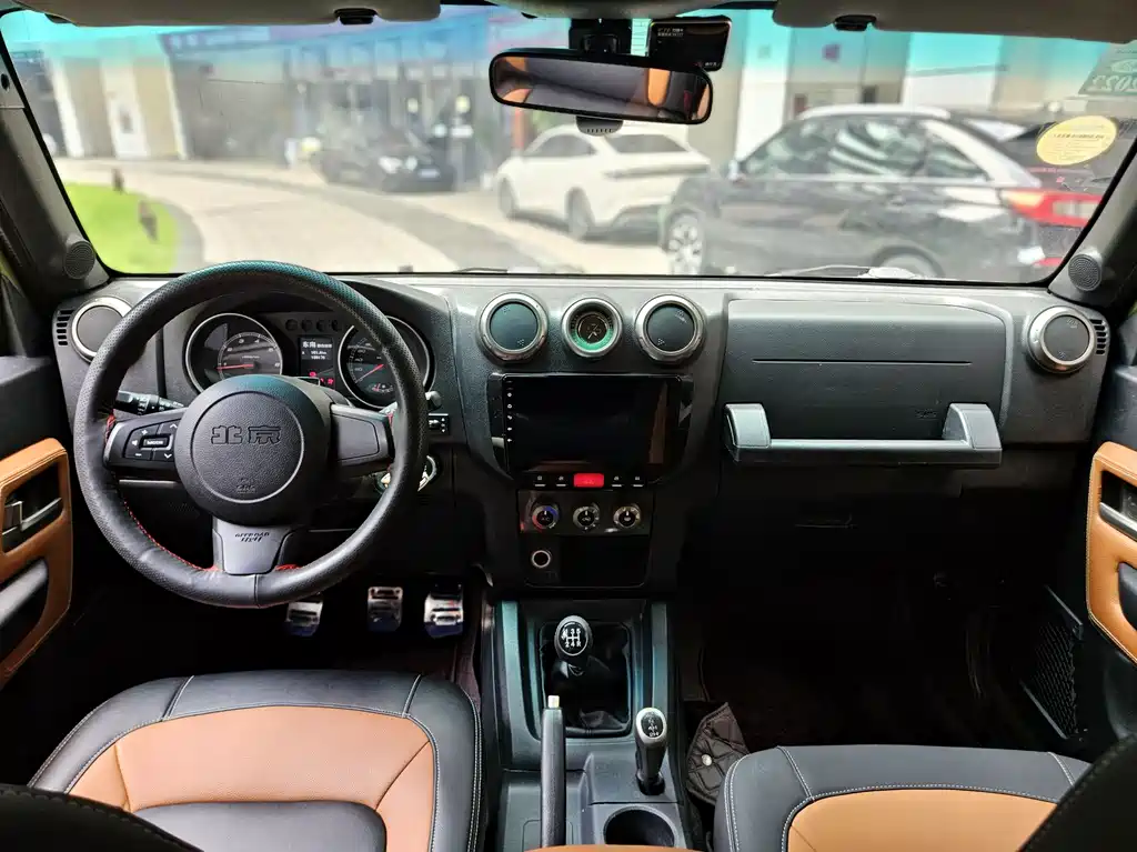 BAIC BJ40 2.4 L Manual Cross