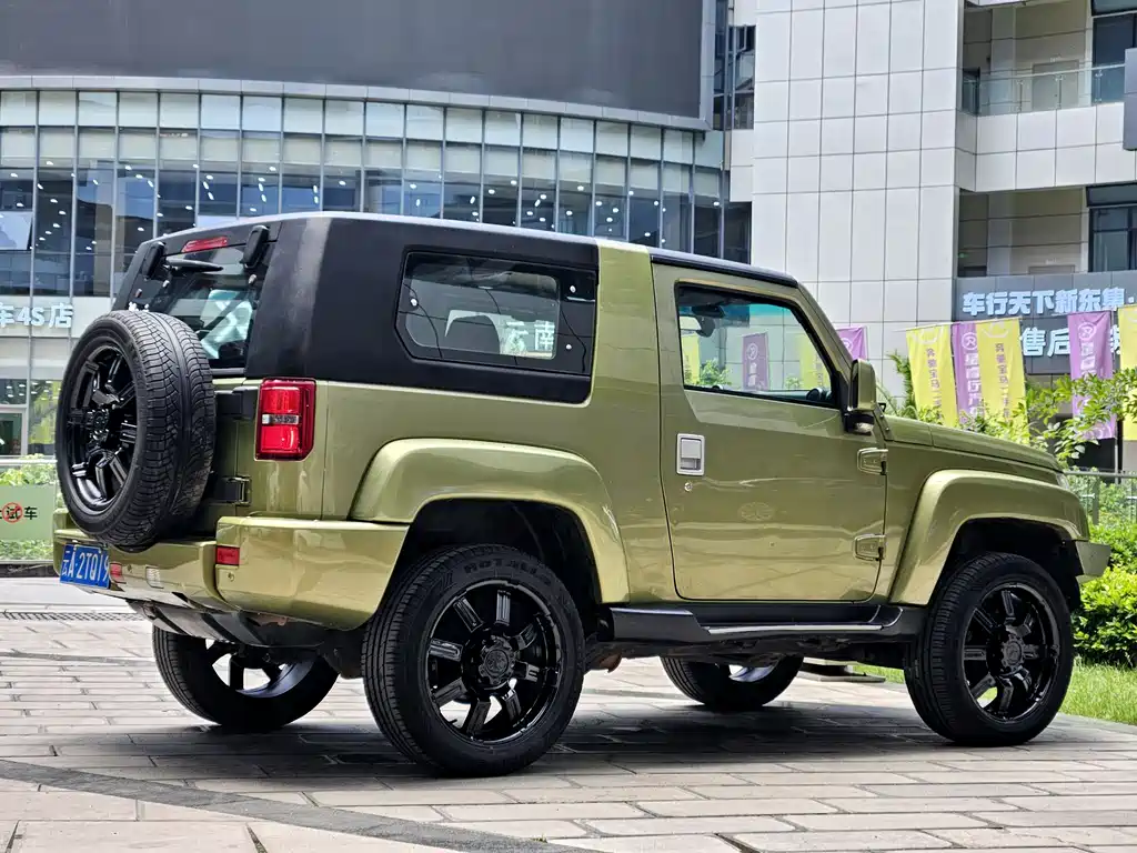BAIC BJ40 2.4 L Manual Cross