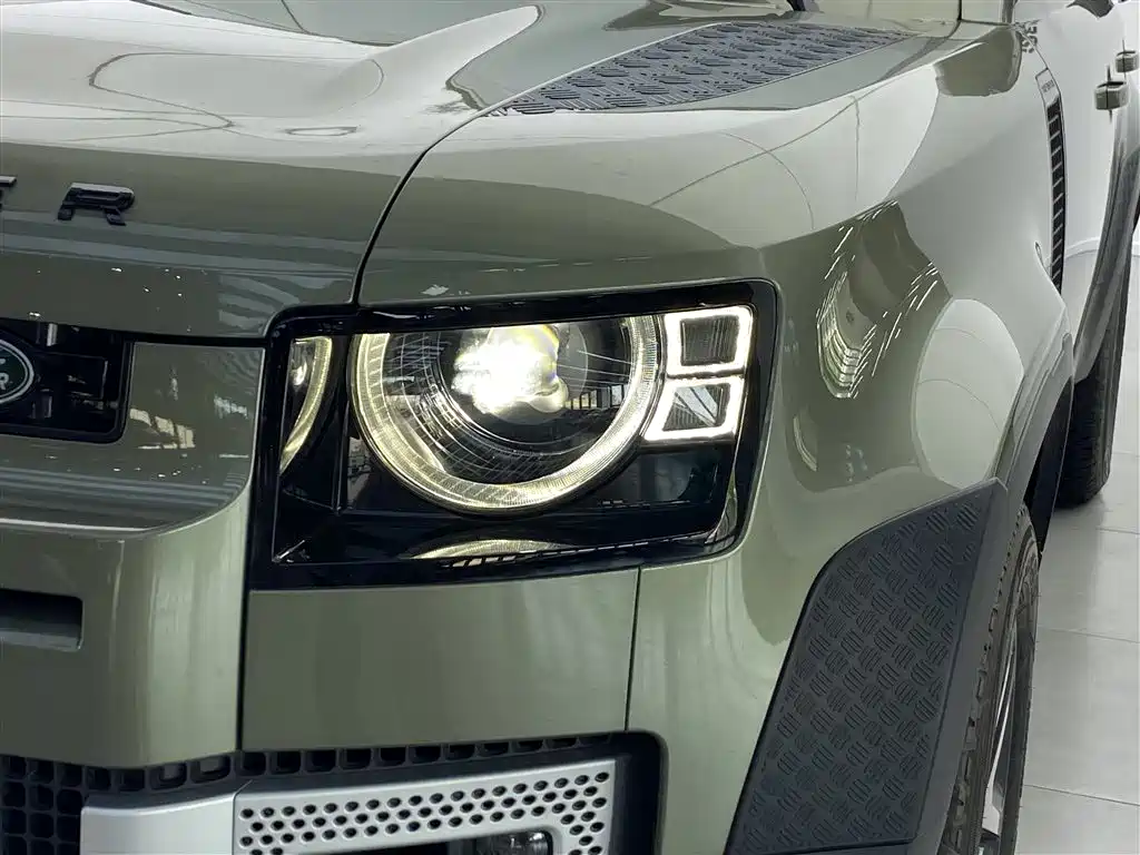 Land Rover Defender 110 3.0 T P400 Dark Special Edition