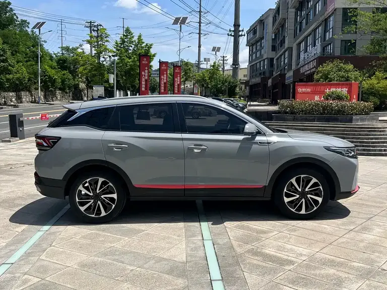 Dongfeng Fengshen AX7 Mach 1.5 T DCT DF41