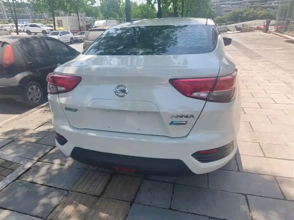 Lannia 1.6 L CVT Smart Cool