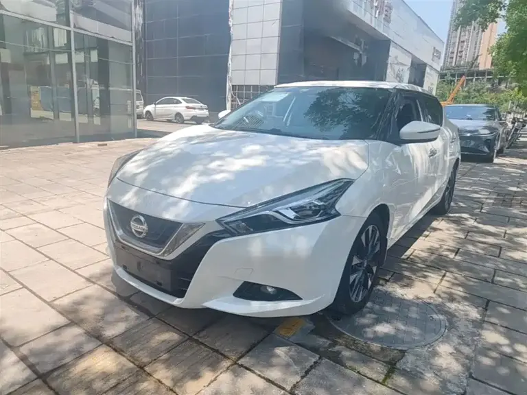 Nissan Lannia 1.6 L CVT Smart Cool