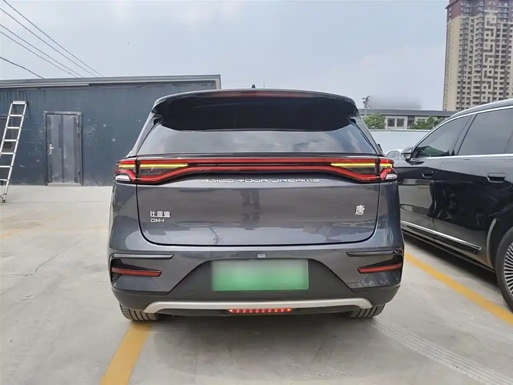 Tang NEV DM-i Champion 112 KM Premium