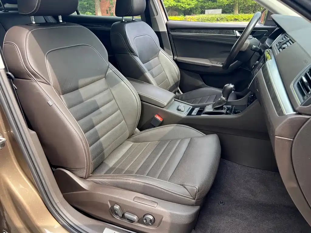 Superb 速派 2019款 TSI380 DSG旗舰版