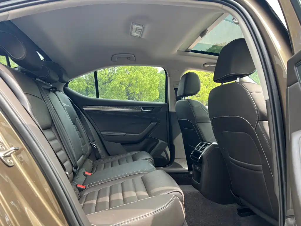 Superb 速派 2019款 TSI380 DSG旗舰版