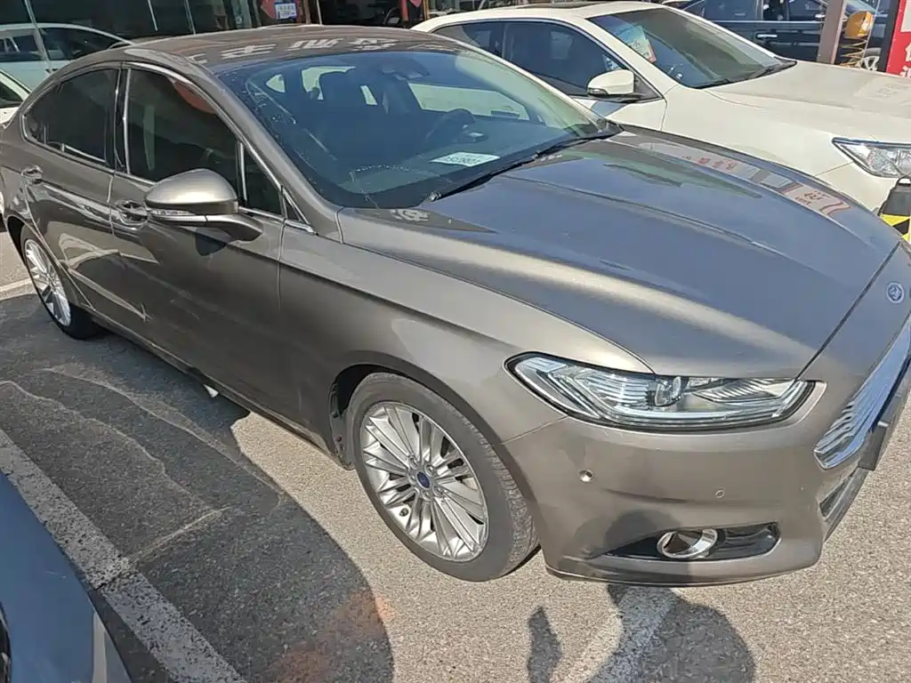 Mondeo 2.0 L GTDi240 Flagship