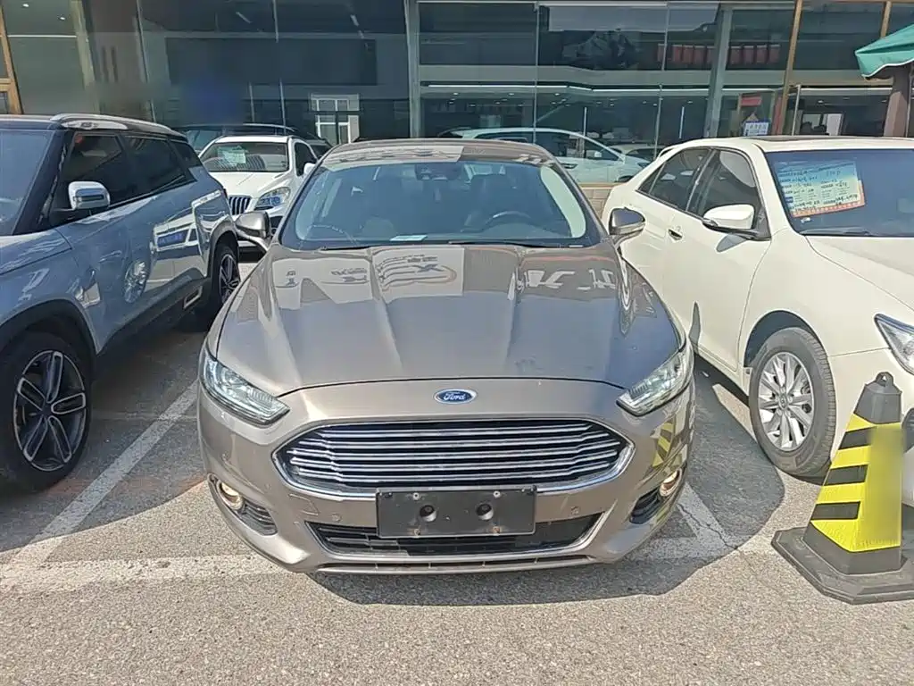 Mondeo 2.0 L GTDi240 Flagship