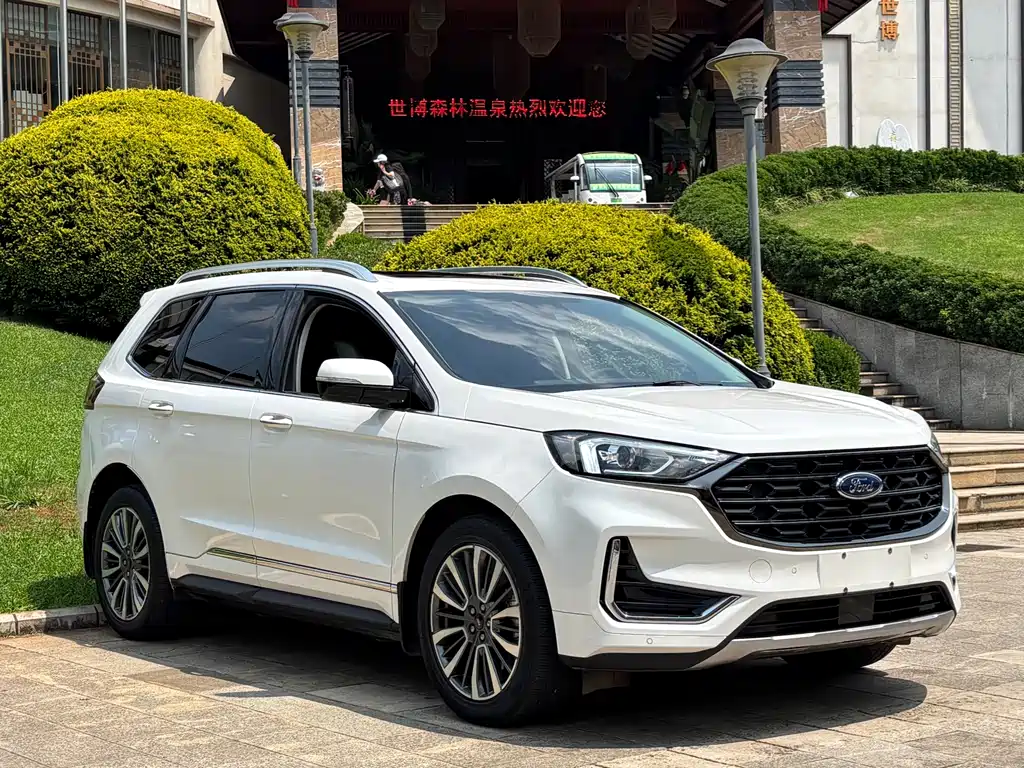 Edge PLUS EcoBoost 245 2 WD Grand Sharp 7-seat