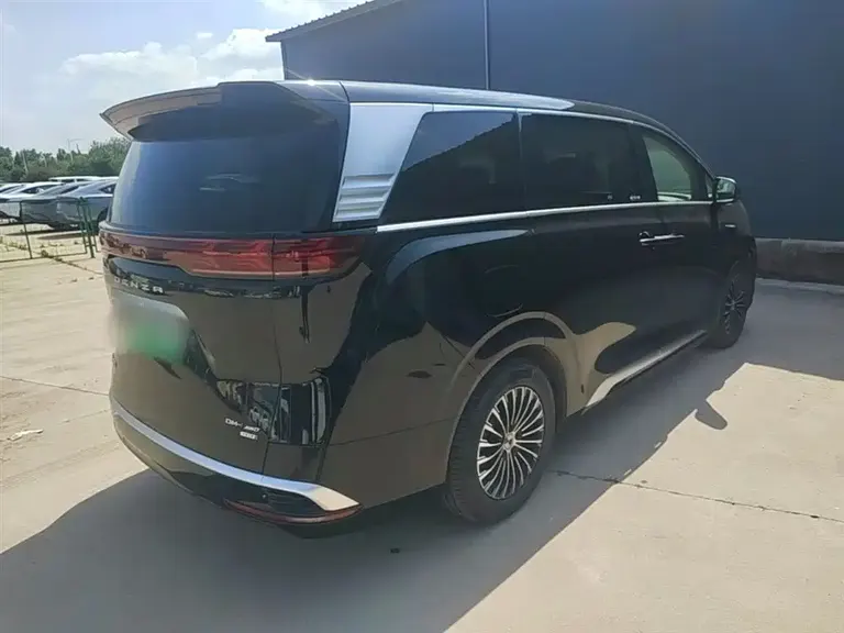Denza D9 DM-i Smart Drive 1020 4 WD Honored