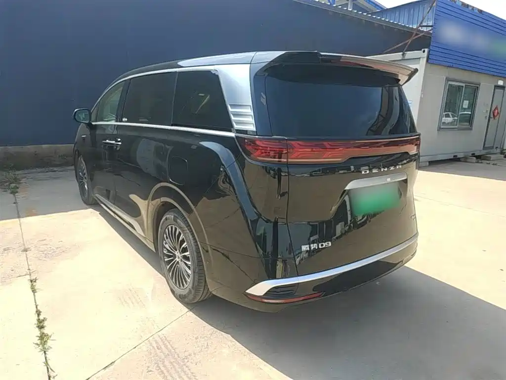 Denza D9 DM-i Smart Drive 1020 4 WD Honored