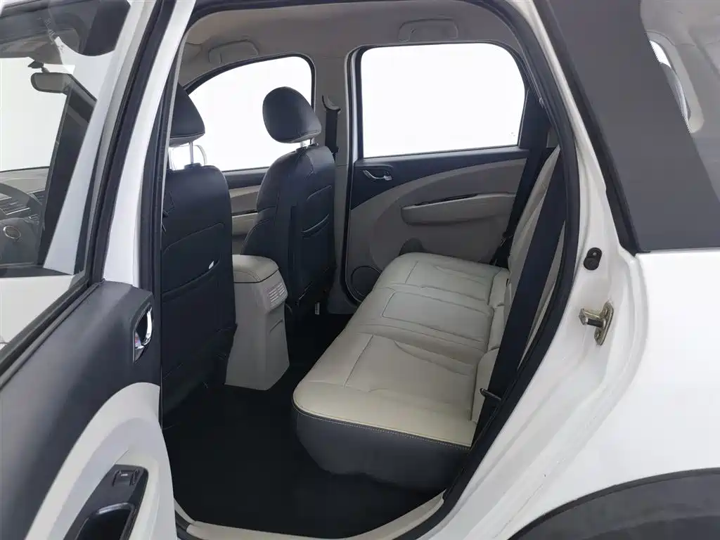 Jingyi XV 1.6 L CVT Comfort