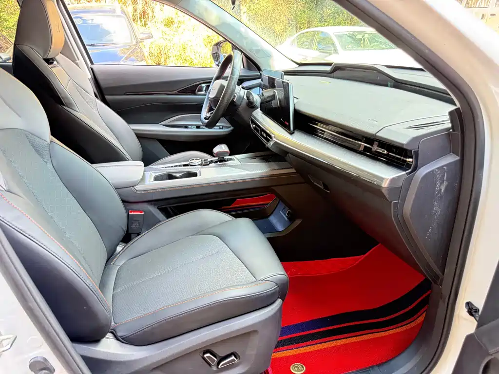 Changan Oshan Z6 Blue Whale 1.5 T DCT Smart Supreme