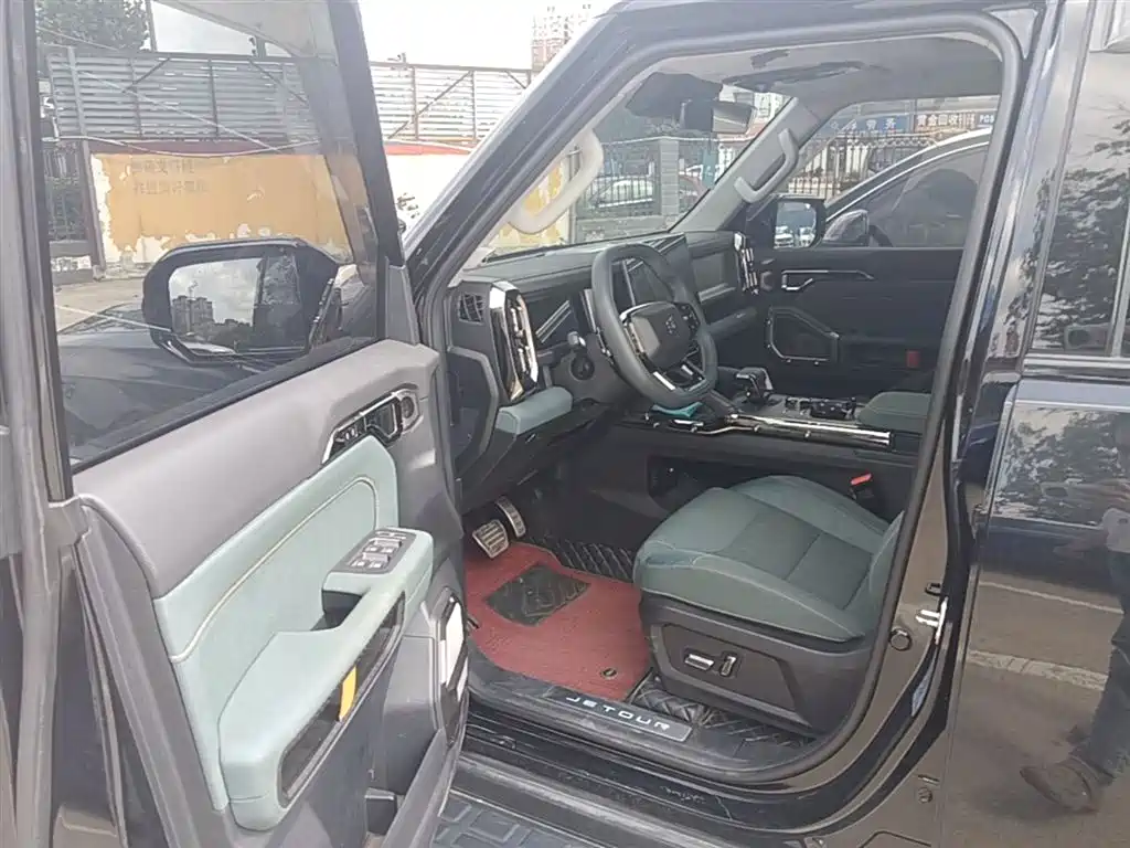 Jetour Traveller 2.0 T 4 WD Cross PRO
