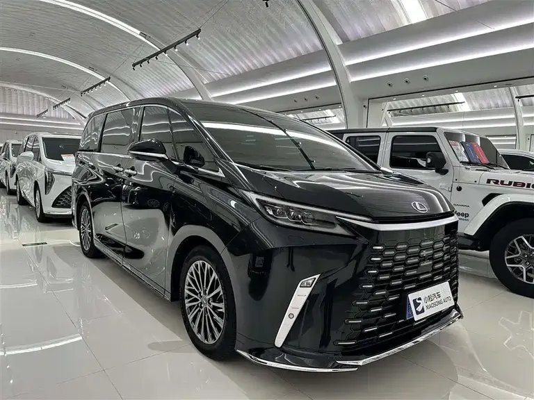 Lexus LM 500 h 6-seat Supreme