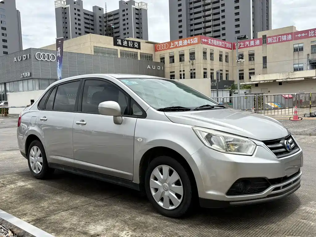 Venucia D50 1.6 L Manual Fashion