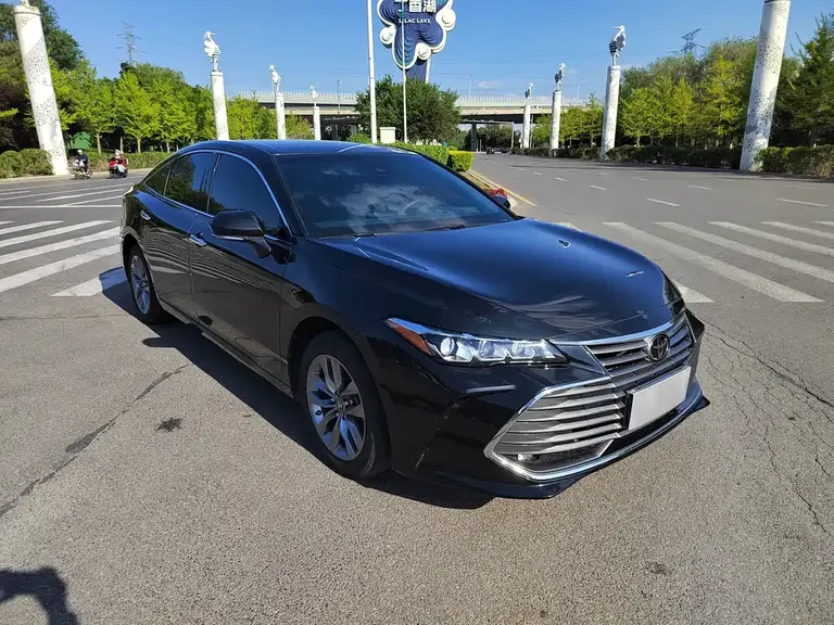 Toyota Avalon 2.5 L Luxury