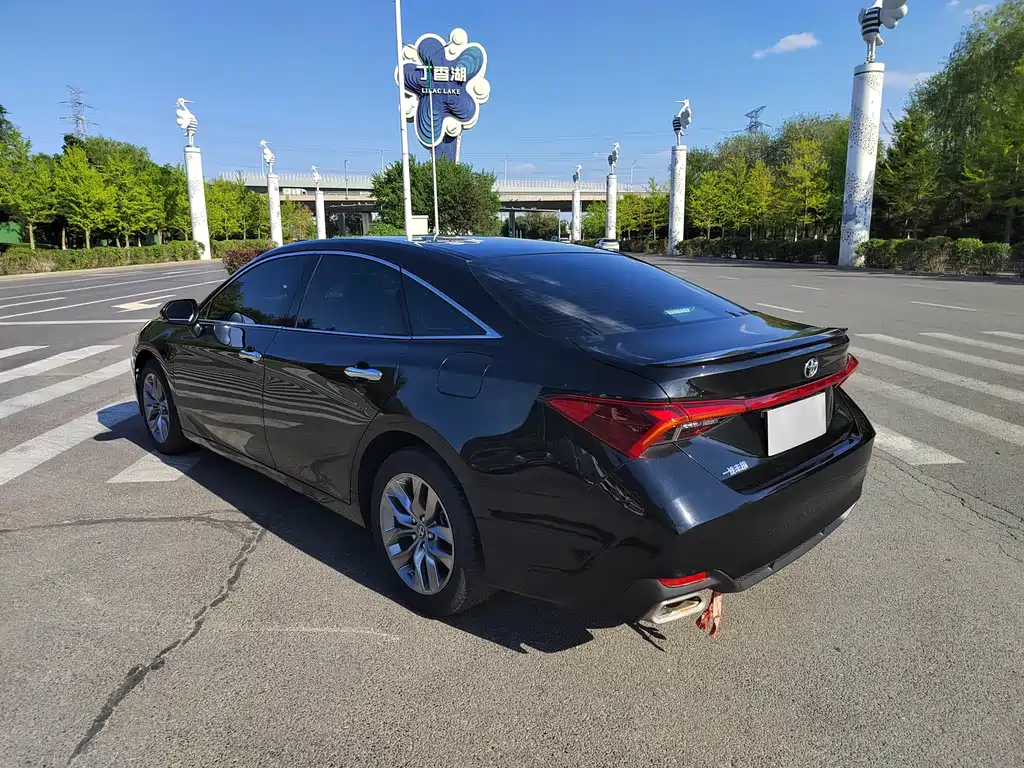 Avalon 2.5 L Luxury