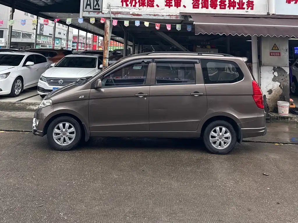 Wuling Hongguang 1.5 L Facelift S Comfort