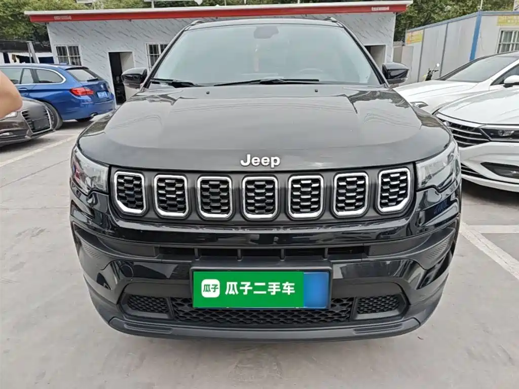 Compass 220 T Auto Leading