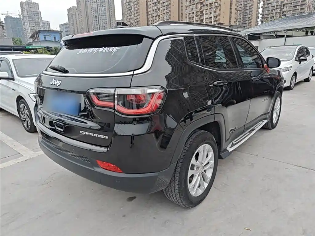 Compass 220 T Auto Leading