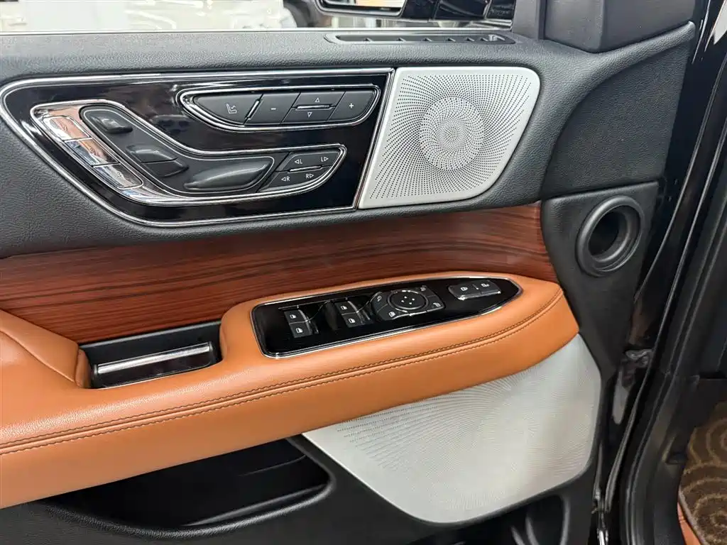 Navigator 3.5 T Honor Shine
