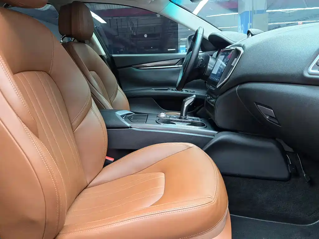 Ghibli 3.0 T Standard