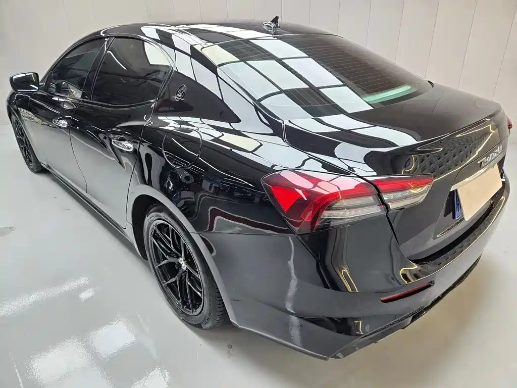 Ghibli 3.0 T Standard