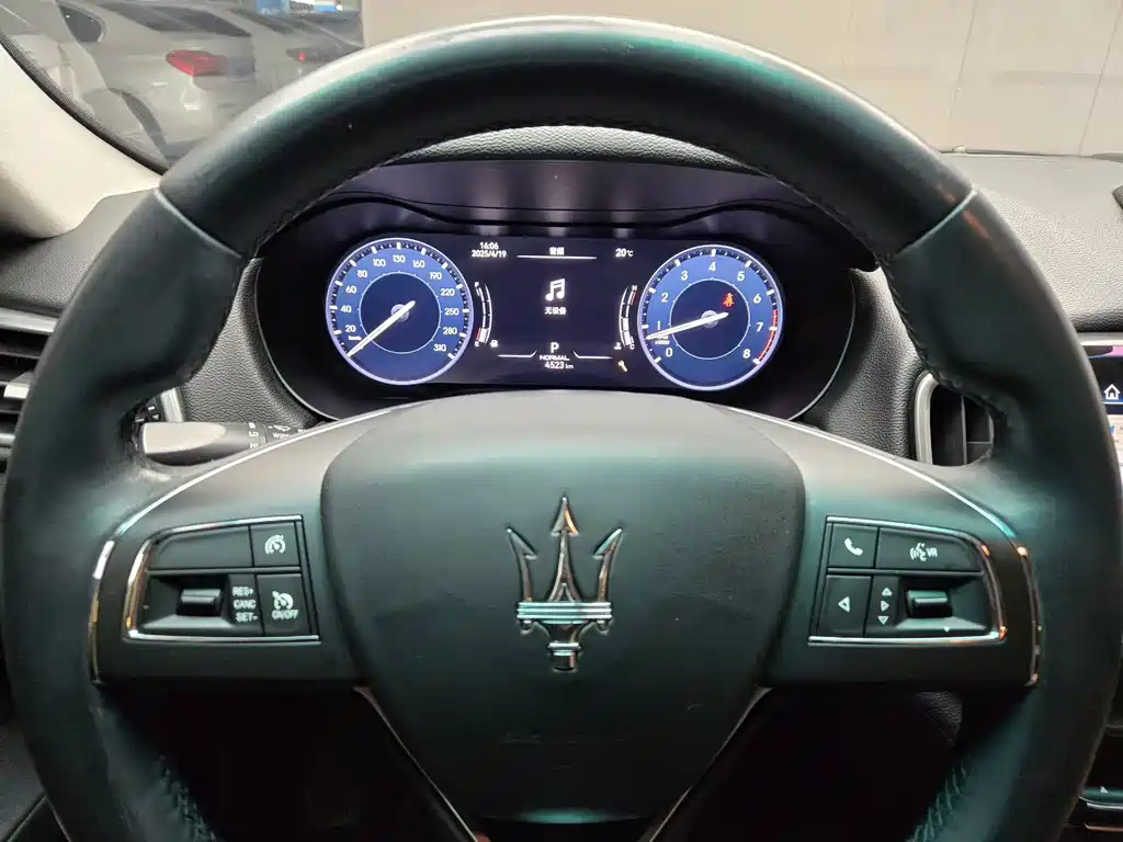 Ghibli 3.0 T Standard