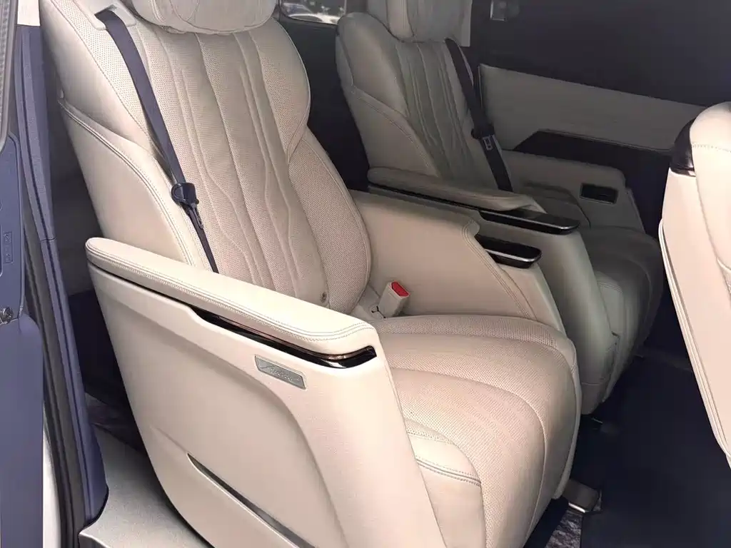Century 2.0 T 6-seat Heritage