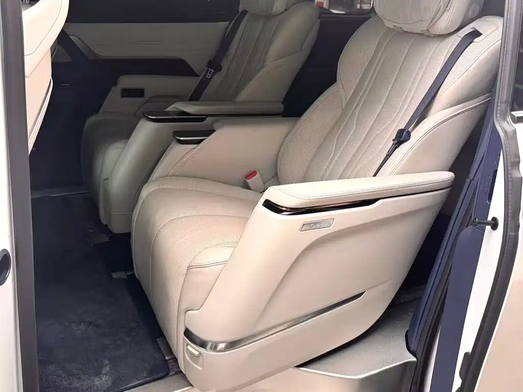 Century 2.0 T 6-seat Heritage