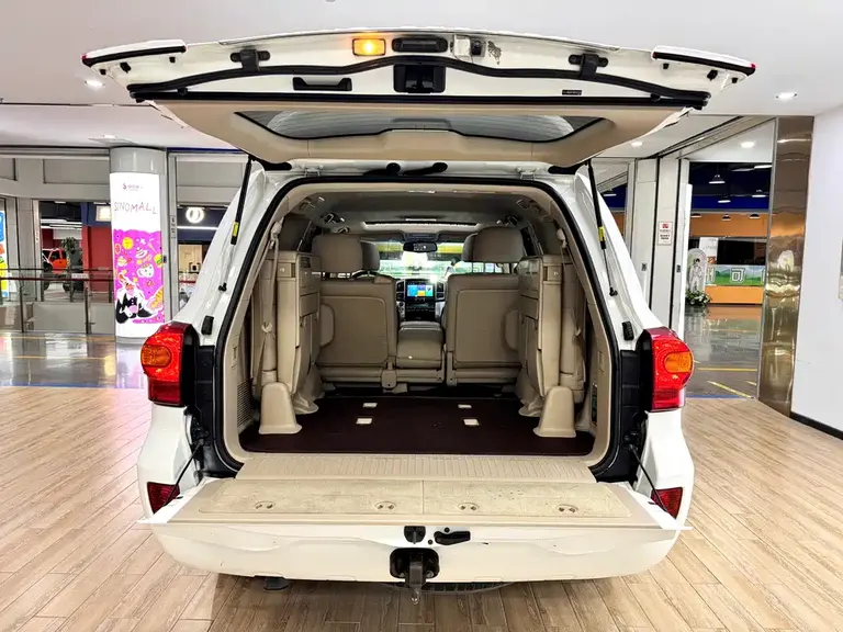Toyota Land Cruiser 4.0 L Auto VX