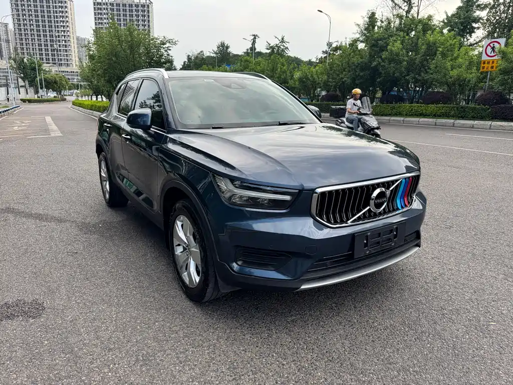 Volvo XC40 T4 4 WD Smart Travel Fashion