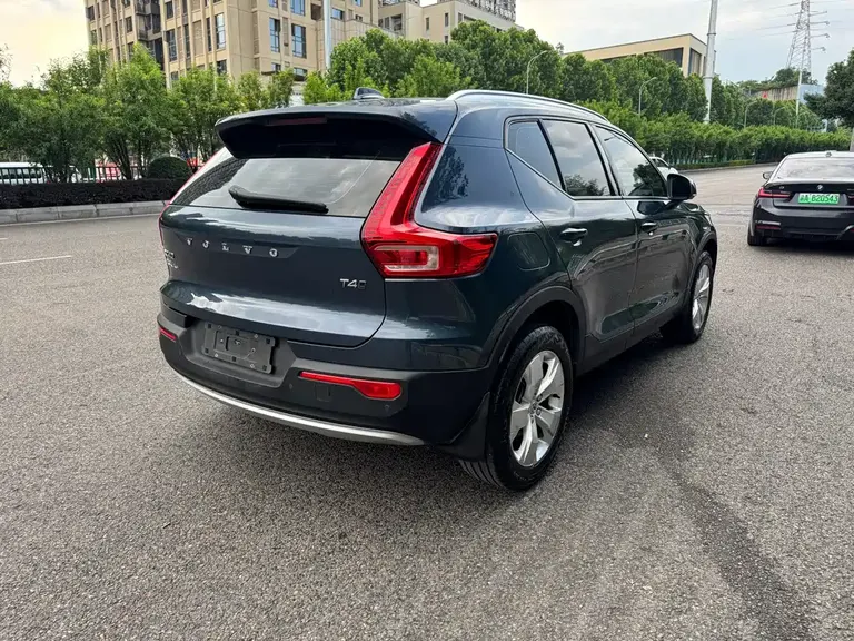Volvo XC40 T4 4 WD Smart Travel Fashion