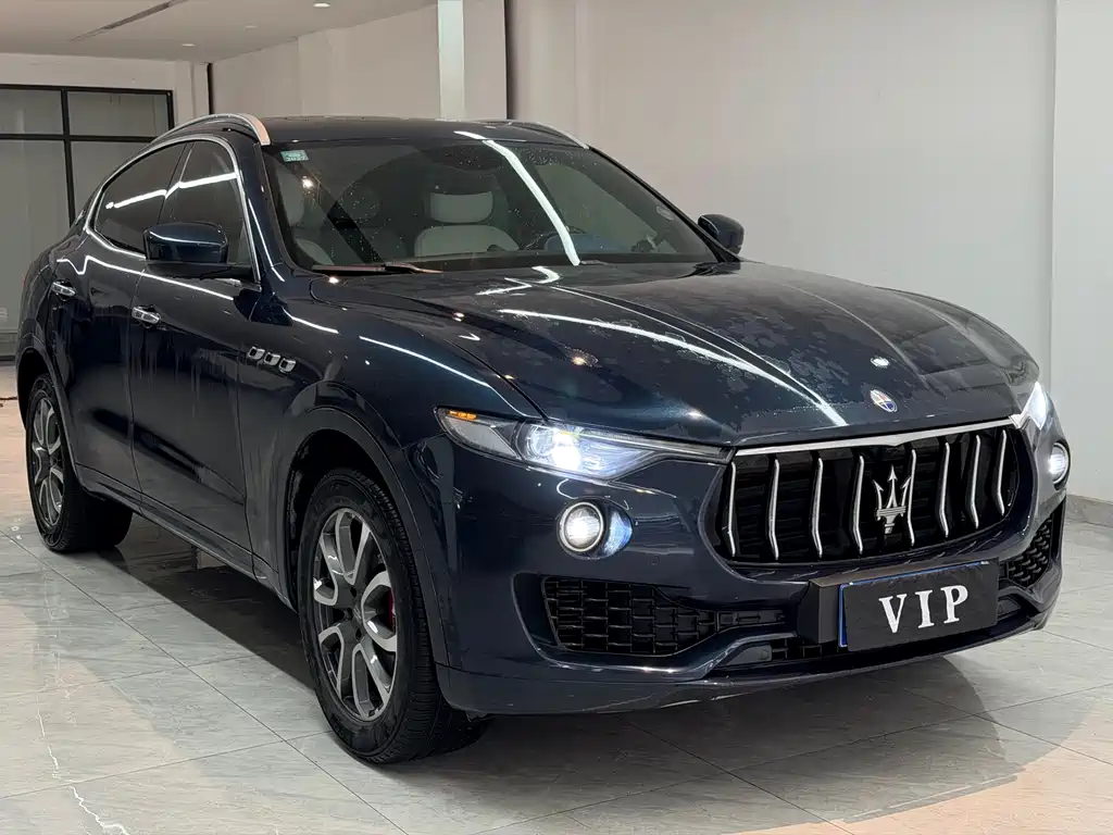 Levante 3.0 T Standard CN-V