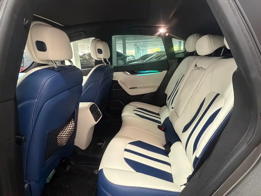 Levante 3.0 T Standard CN-V