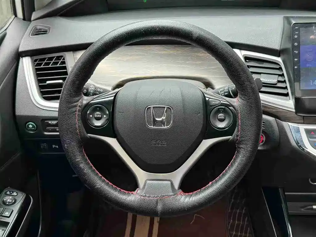 Jade 210 TURBO CVT Style 5-seat