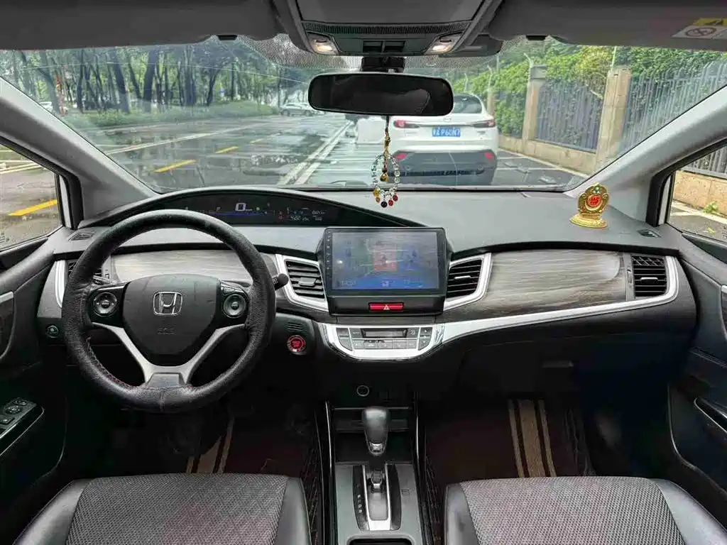 Jade 210 TURBO CVT Style 5-seat