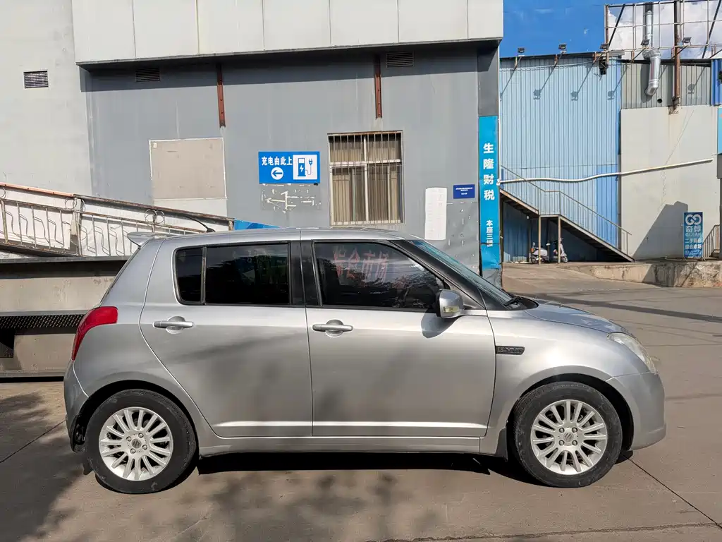 Swift 雨燕 2008款 劲乐 1.5 L 手动炫锐版