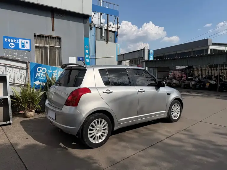 Suzuki Swift 雨燕 2008款 劲乐 1.5 L 手动炫锐版