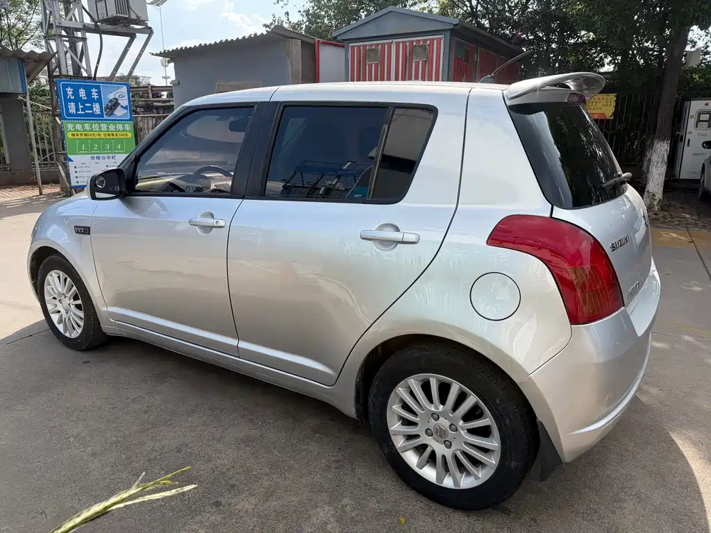Swift 雨燕 2008款 劲乐 1.5 L 手动炫锐版