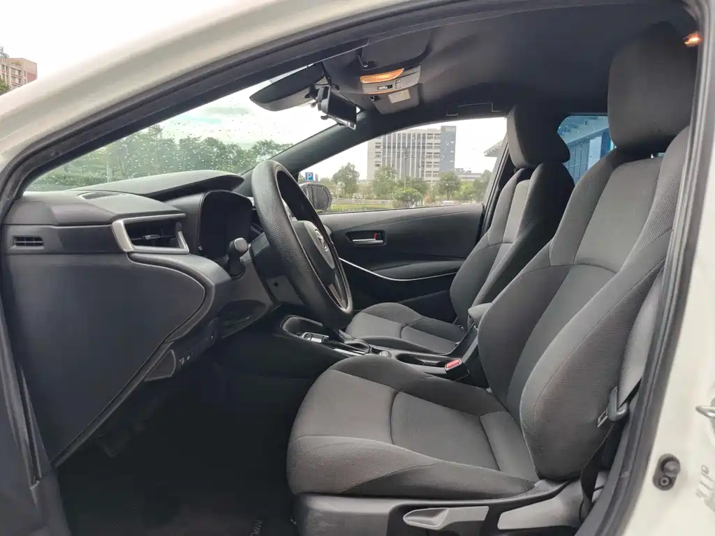 Levin Dual Engine 1.8 H E-CVT Leading