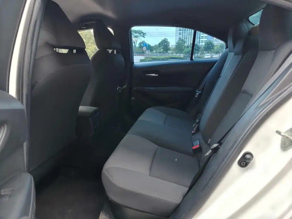 Levin Dual Engine 1.8 H E-CVT Leading