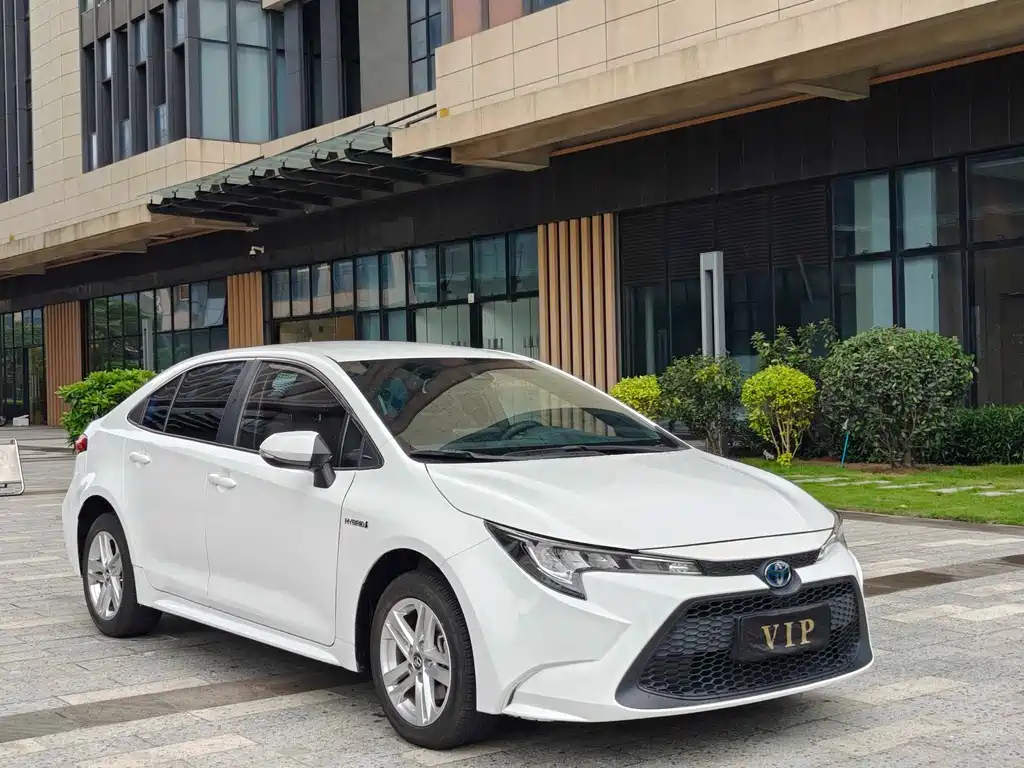 Levin Dual Engine 1.8 H E-CVT Leading