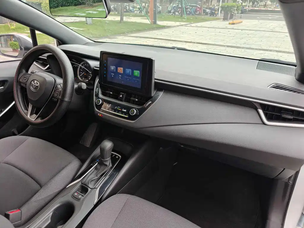 Levin Dual Engine 1.8 H E-CVT Leading
