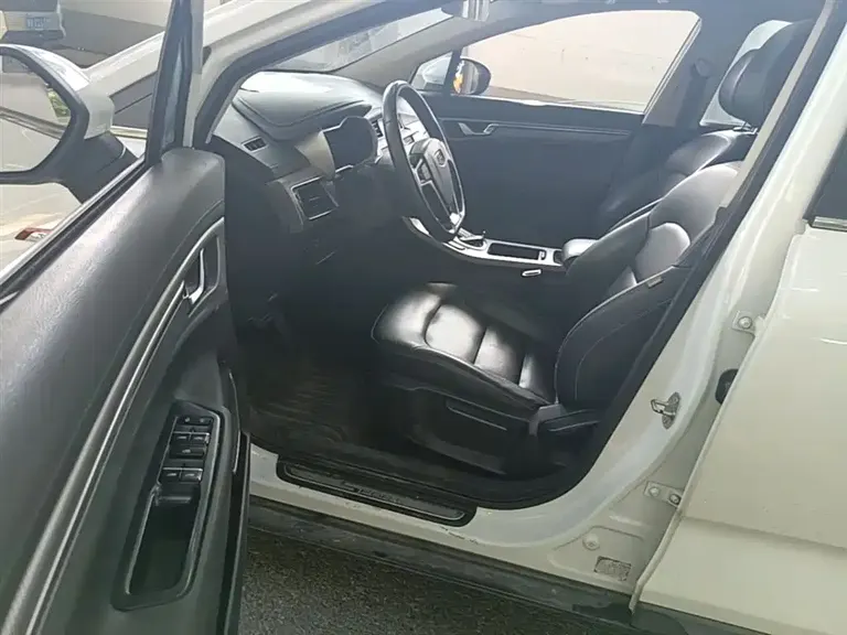 Geely Emgrand GS Leading Trend 1.4 T Auto Leading Style Connected
