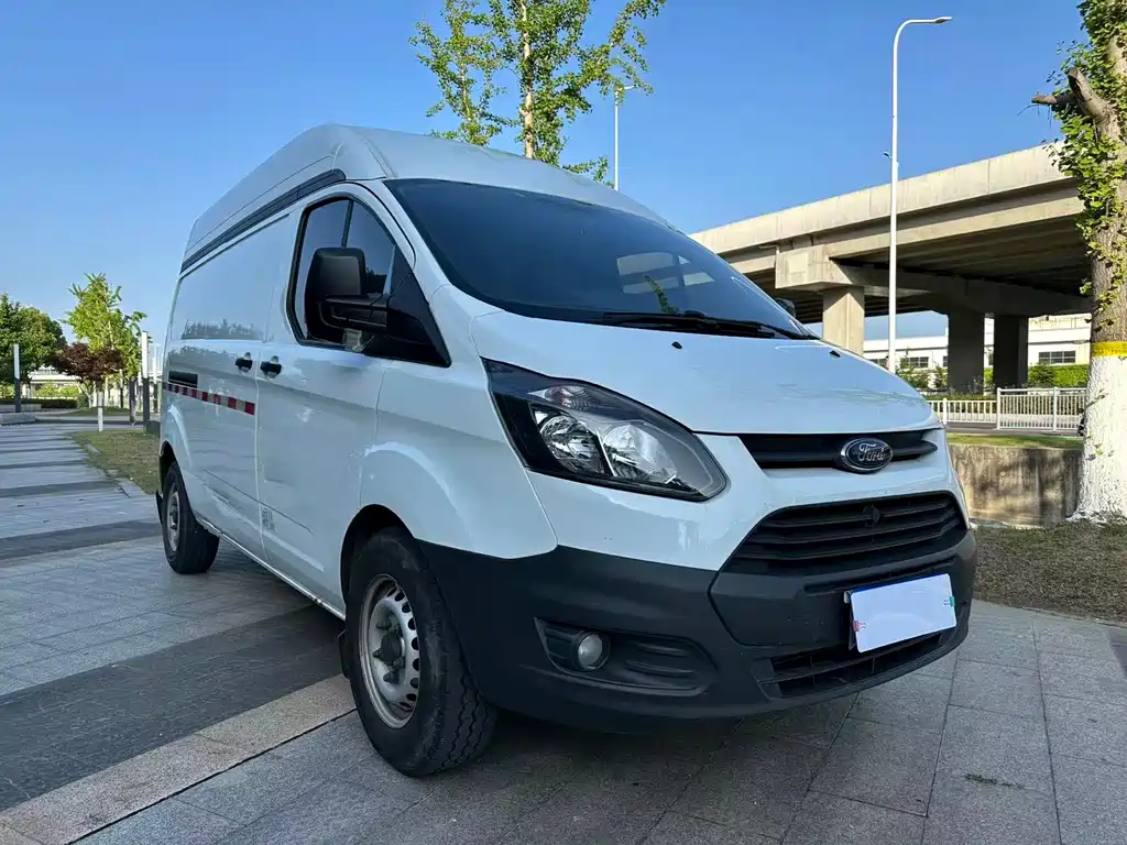 Transit 全顺 2019款 2.0 T柴油厢式运输车中轴中顶3座国VI