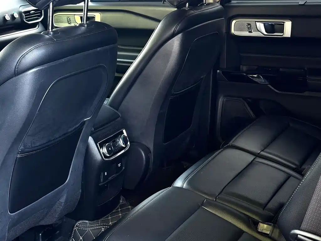 Explorer EcoBoost 285 4 WD Titanium 7-seat