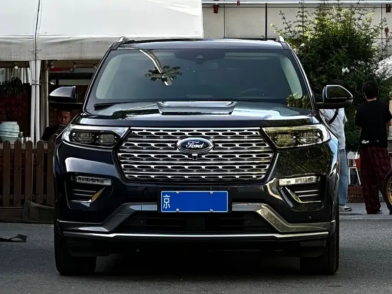 Ford Explorer EcoBoost 285 4 WD Titanium 7-seat