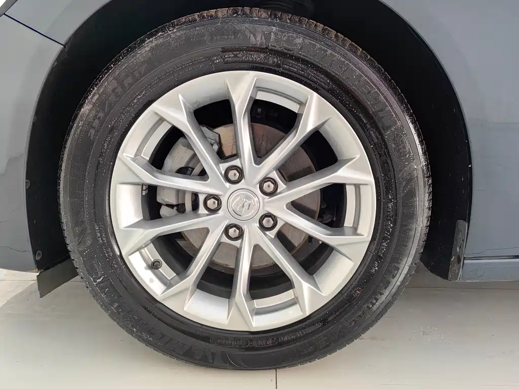 LaCrosse 552 T Luxury