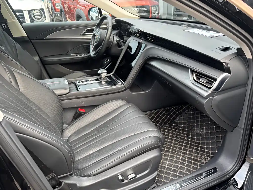 Hongqi H5 2.0 T Auto Connected Flagship